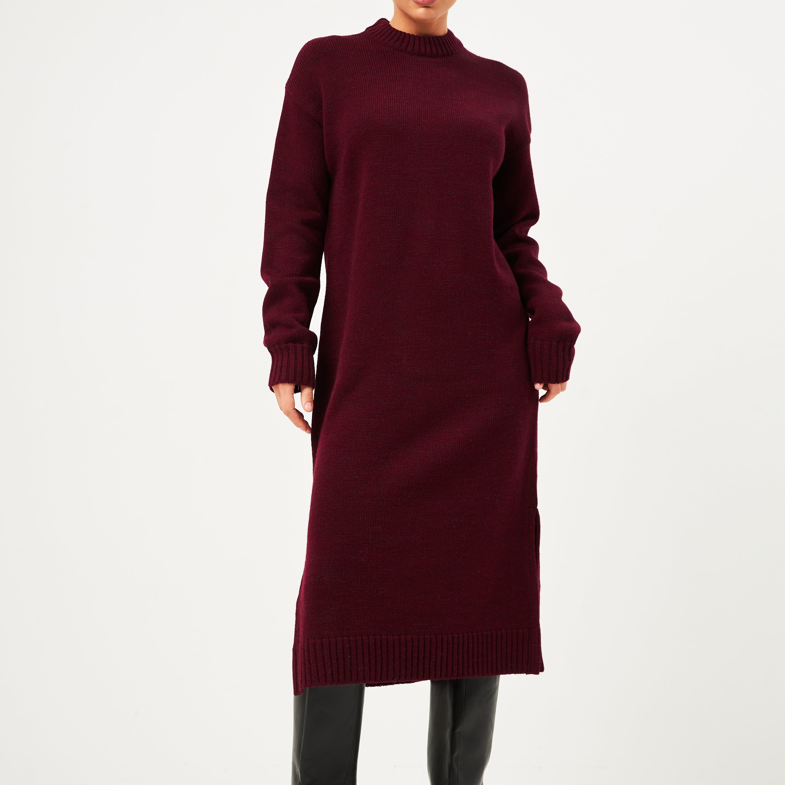 Сукня в'язана з розрізами