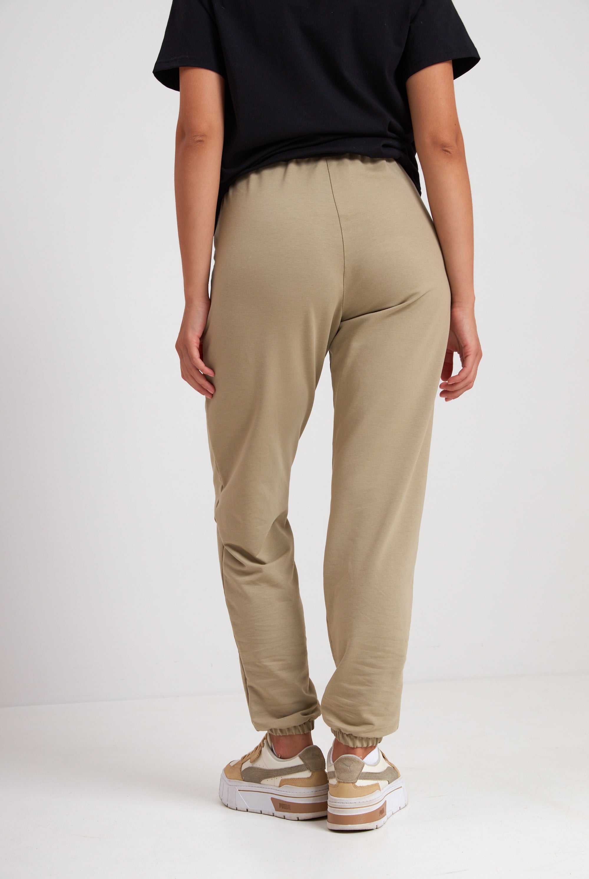 Зелений оливковий