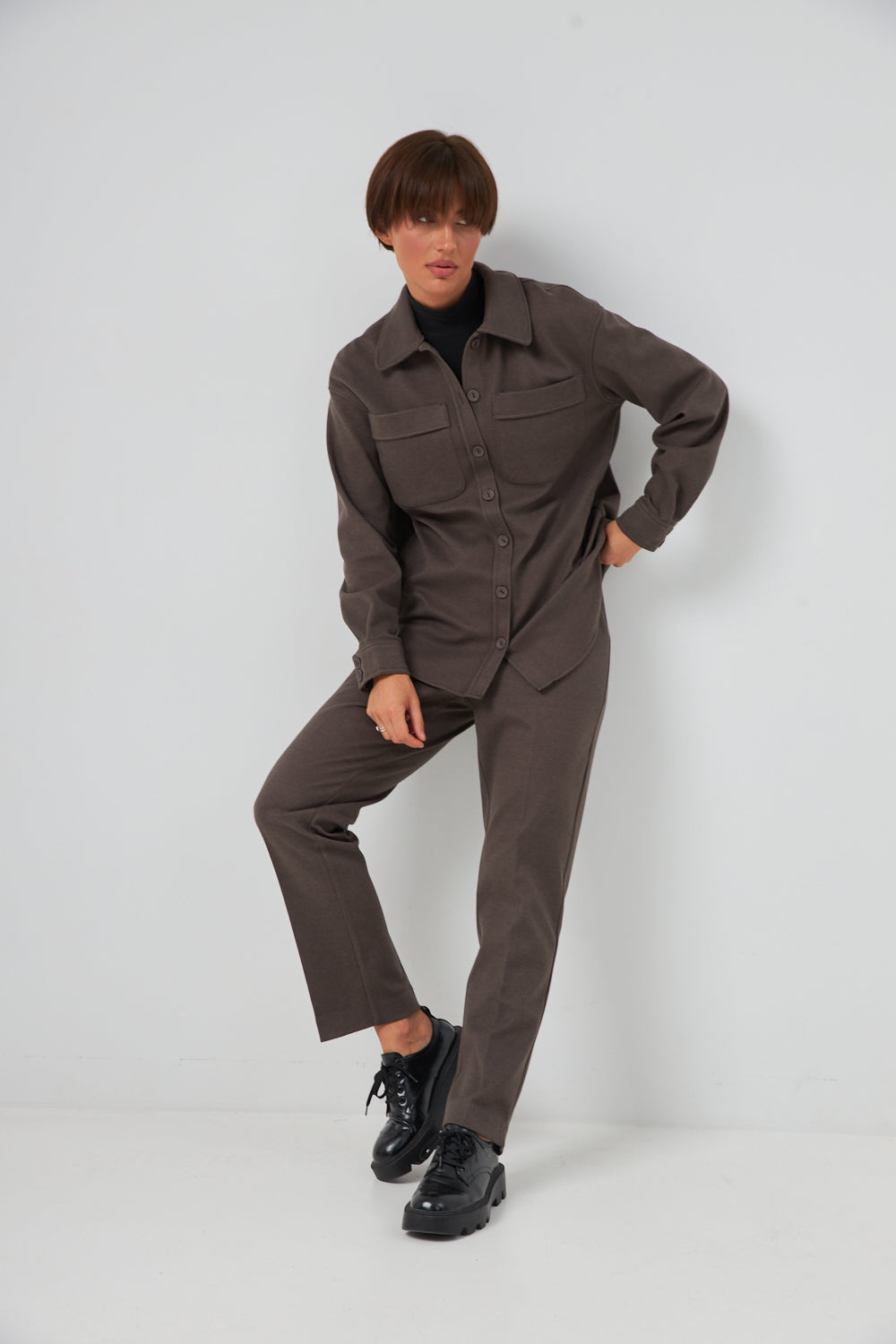 Коричневий (шоколадний)