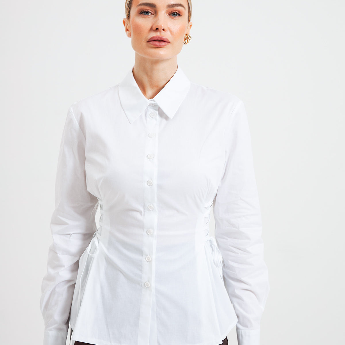 Сорочка бавовняна зі шнурівкою