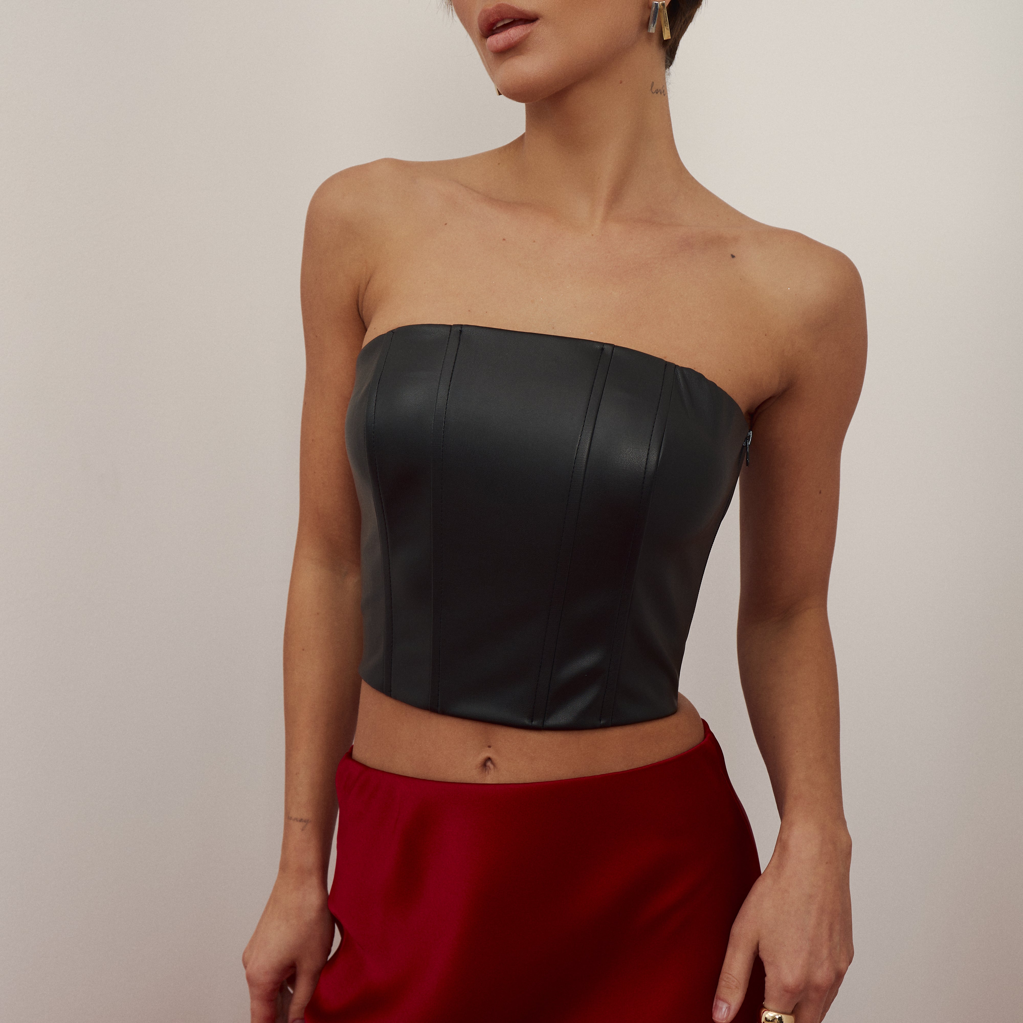 Корсет-бандо з еко-шкіри зі шнурівкою