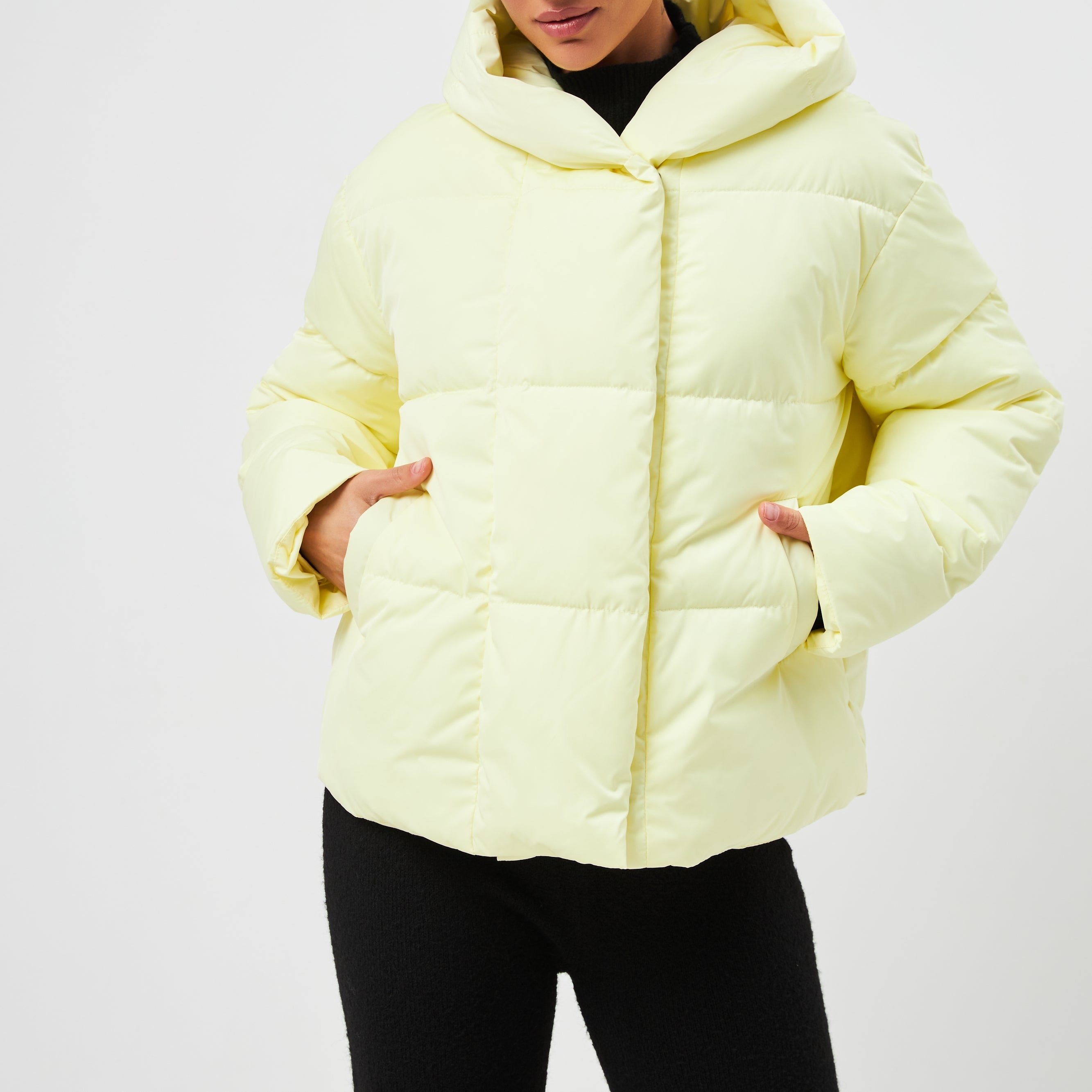 Куртка на блискавці та кнопках