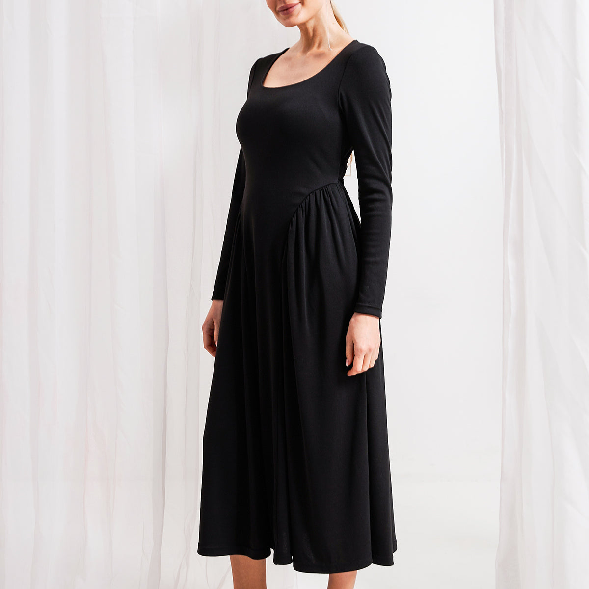 Сукня мідаксі трикотажна з круглим вирізом