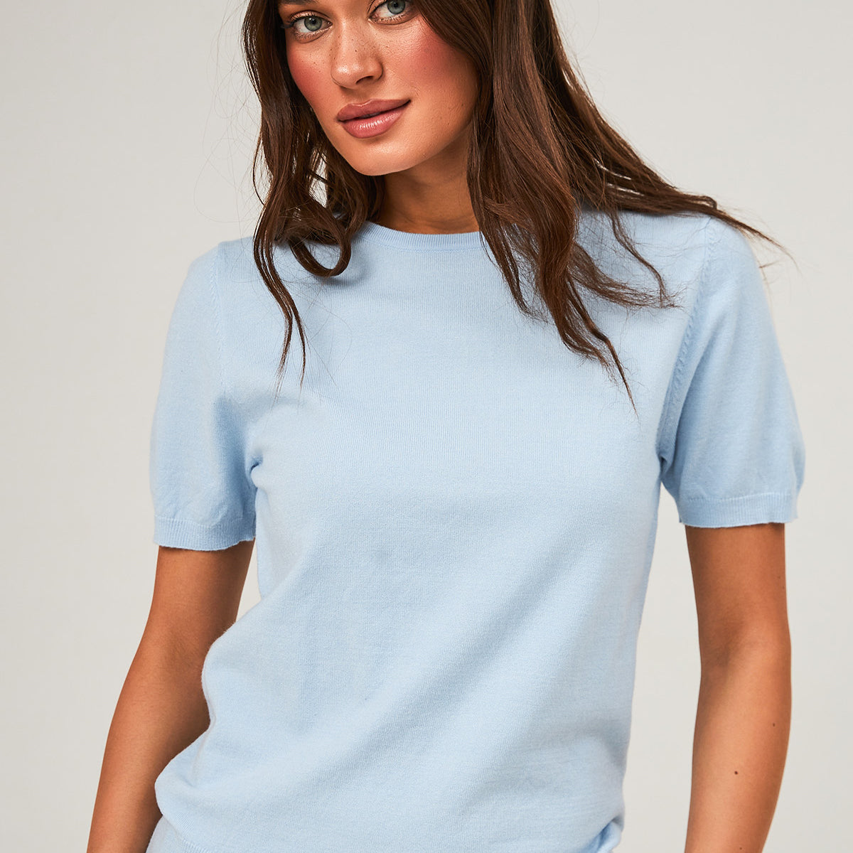 Футболка в'язана з коротким рукавом