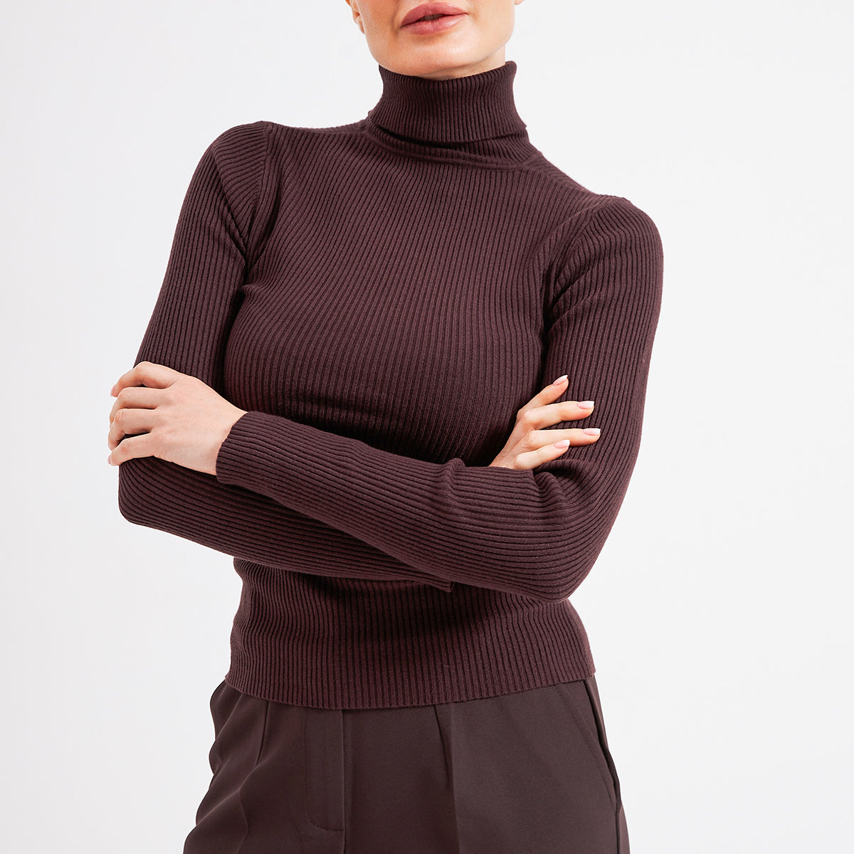 Гольф в'язаний з коміром