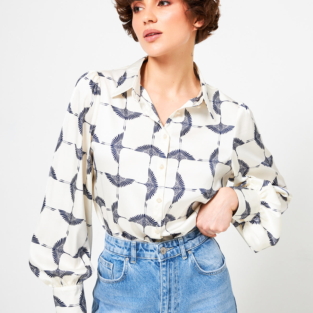 Блуза шовкова на ґудзиках