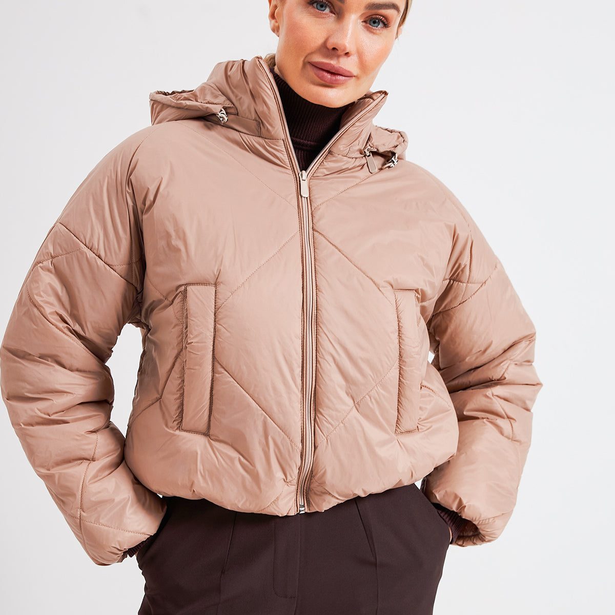 Куртка демісезонна на блискавці з відстібним капюшоном