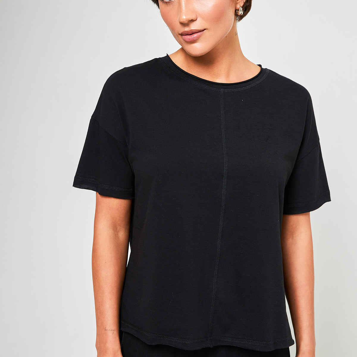 Футболка оверсайз зі швами