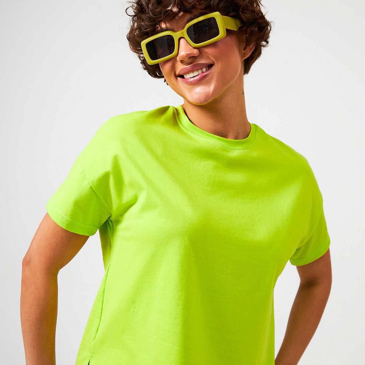 Футболка вільна з подовженою спинкою