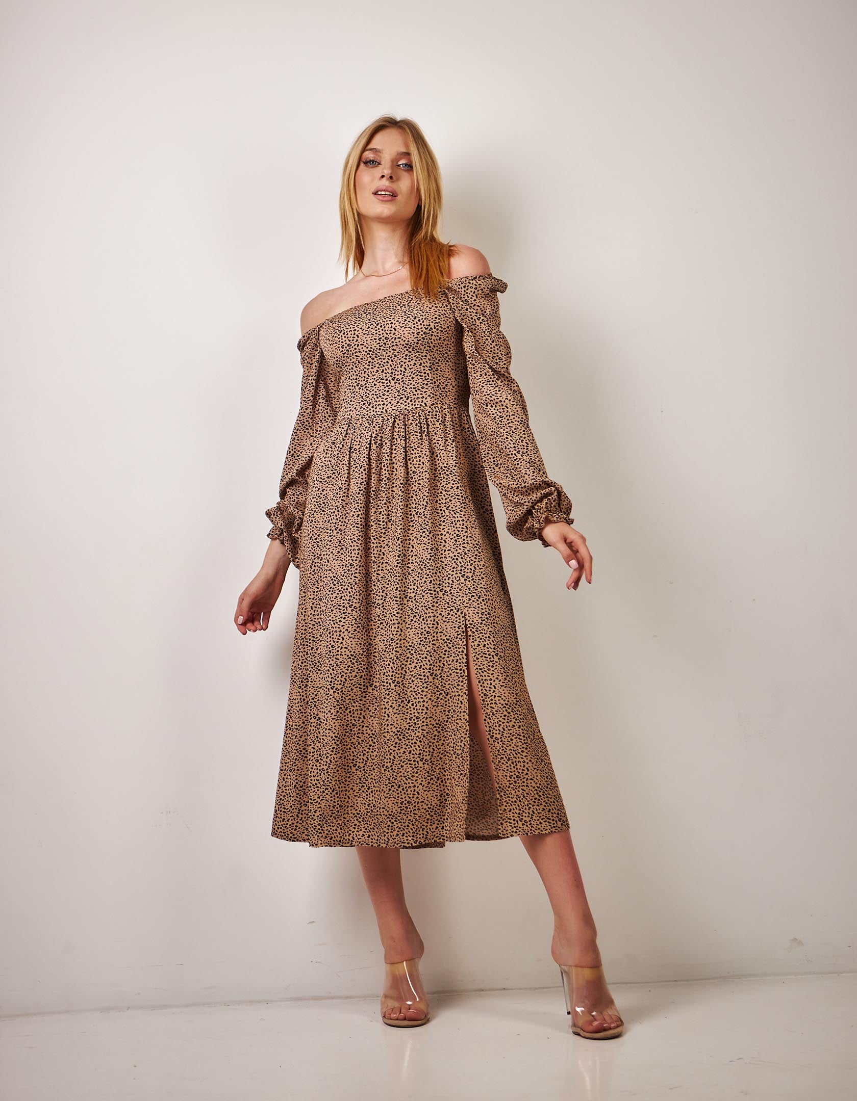 Сукня мiдi з розрiзом та довгим рукавом - Wear Me