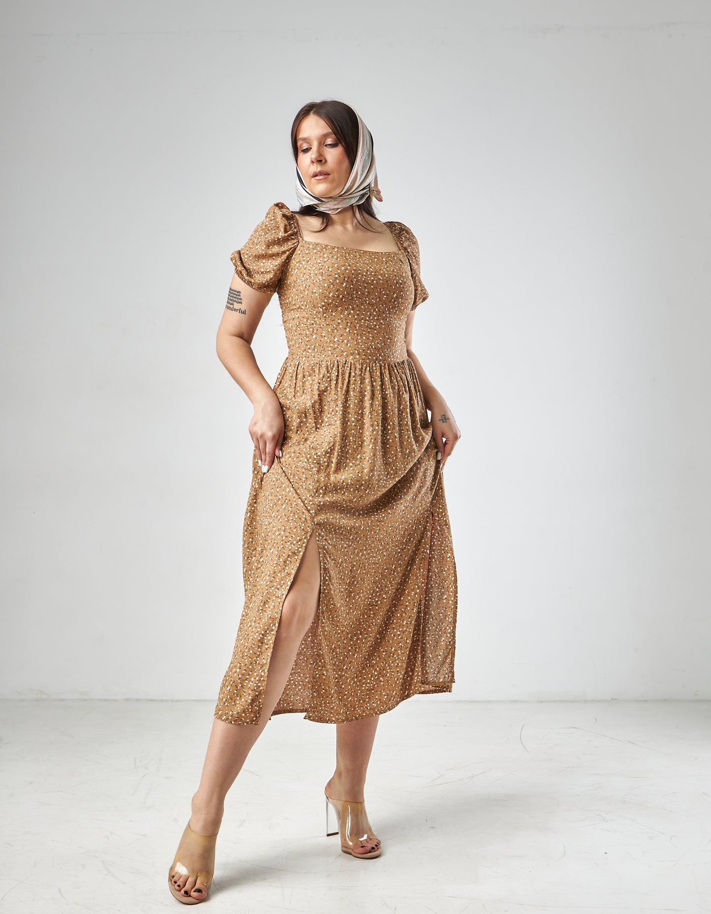 Сукня жіноча міді з розрізами