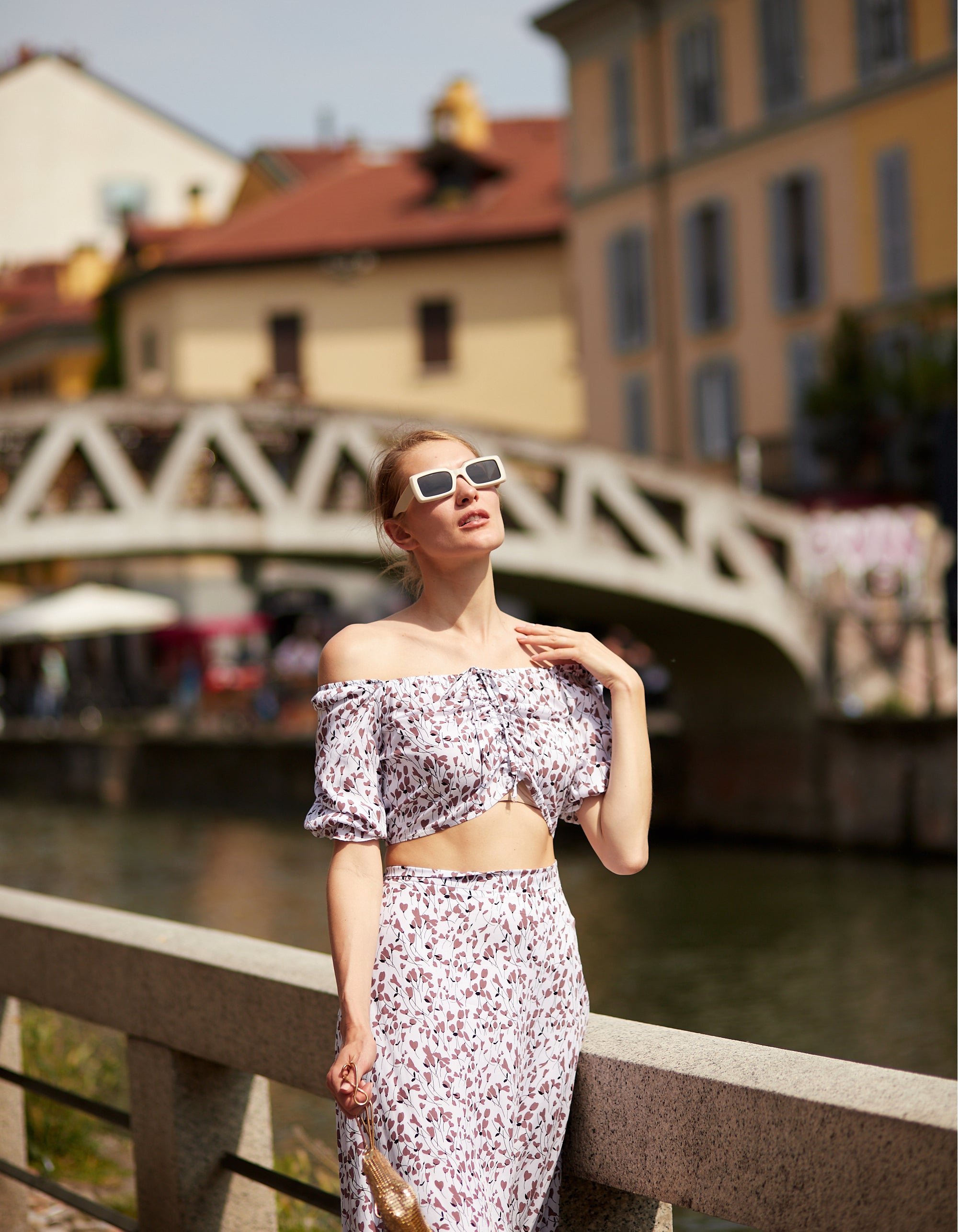 Кроп-топ з V-подібним вирізом - Wear Me