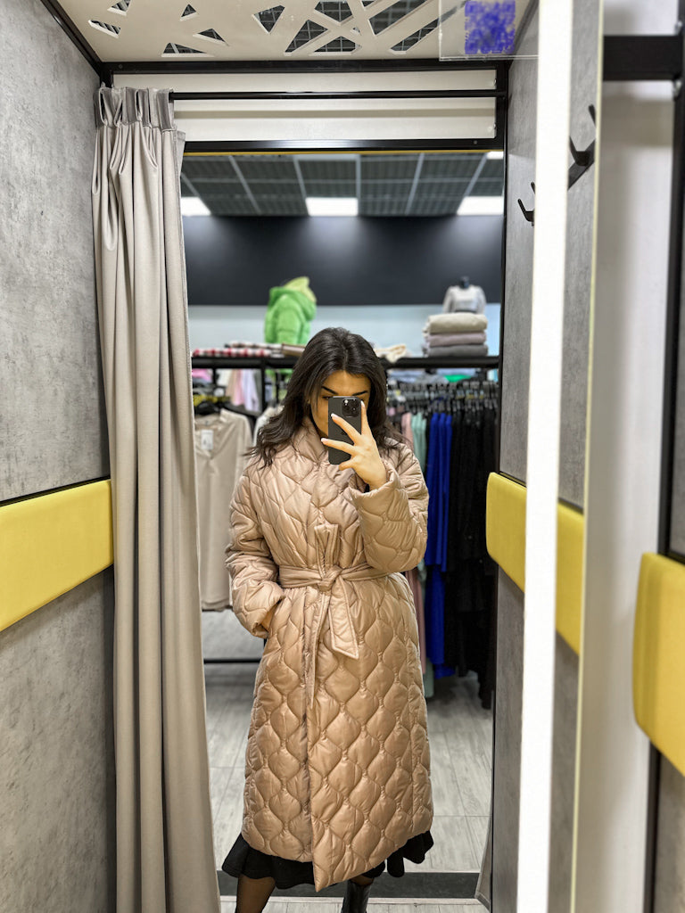 Пальто стьогане з поясом