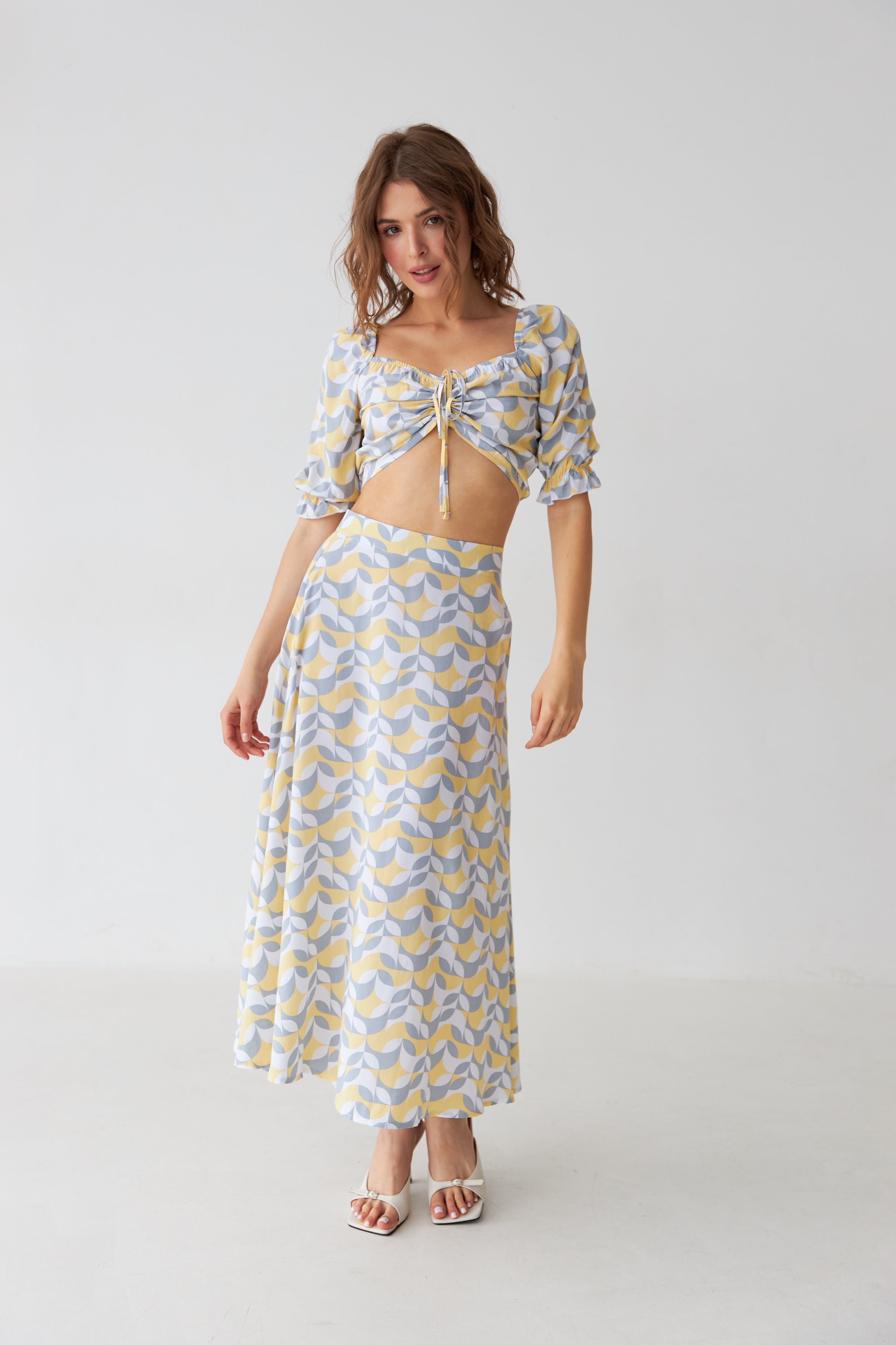 Кроп-топ з V-образним вирізом - Wear Me