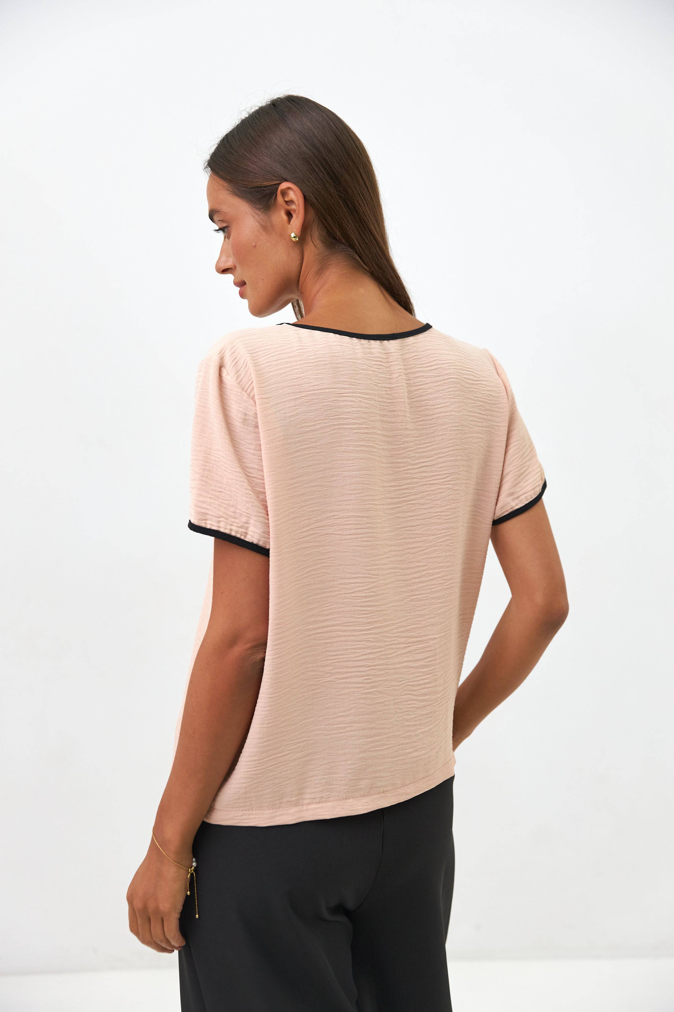 Блуза-футболка з контрасним кантом - Wear Me