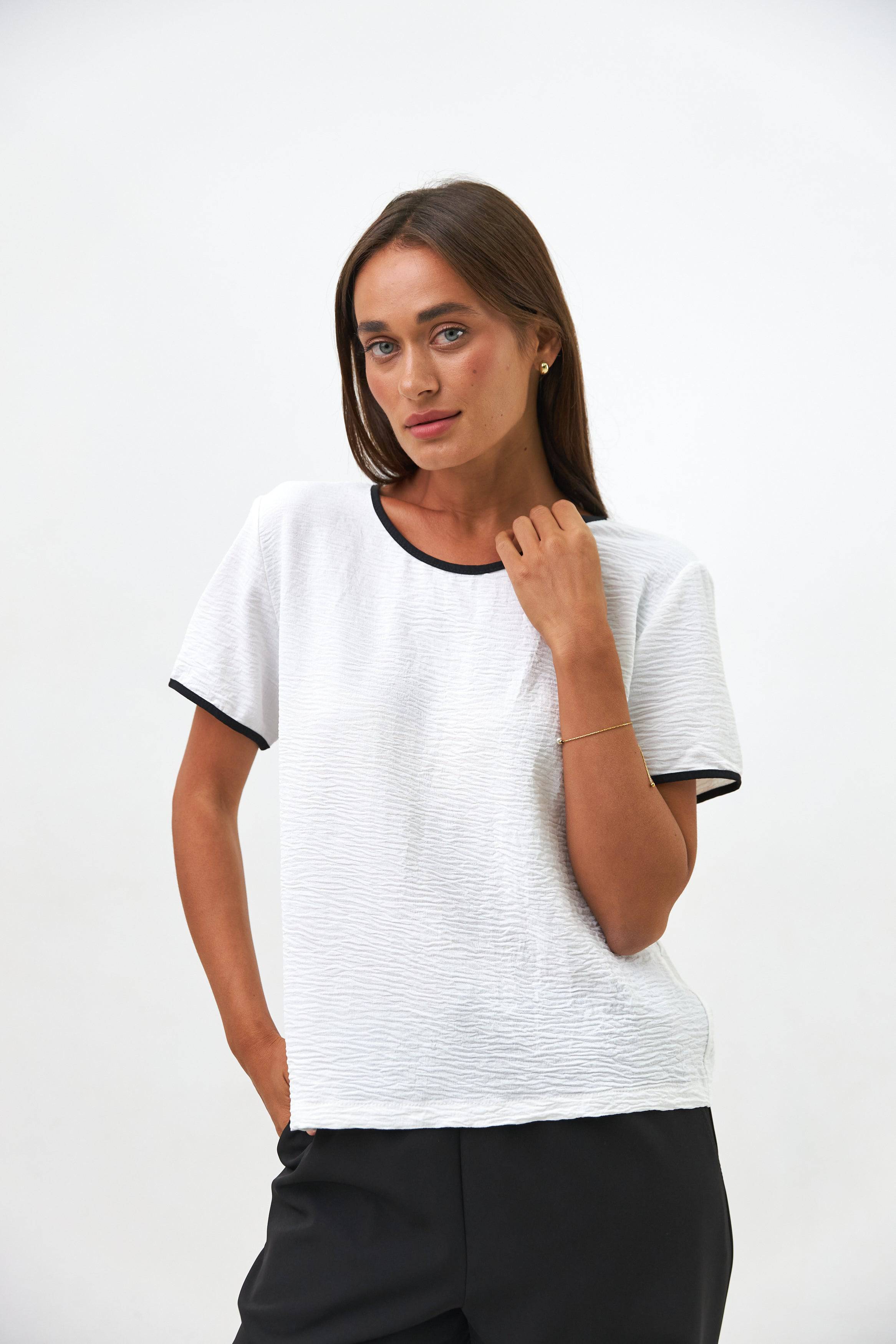 Блуза-футболка з контрасним кантом - Wear Me