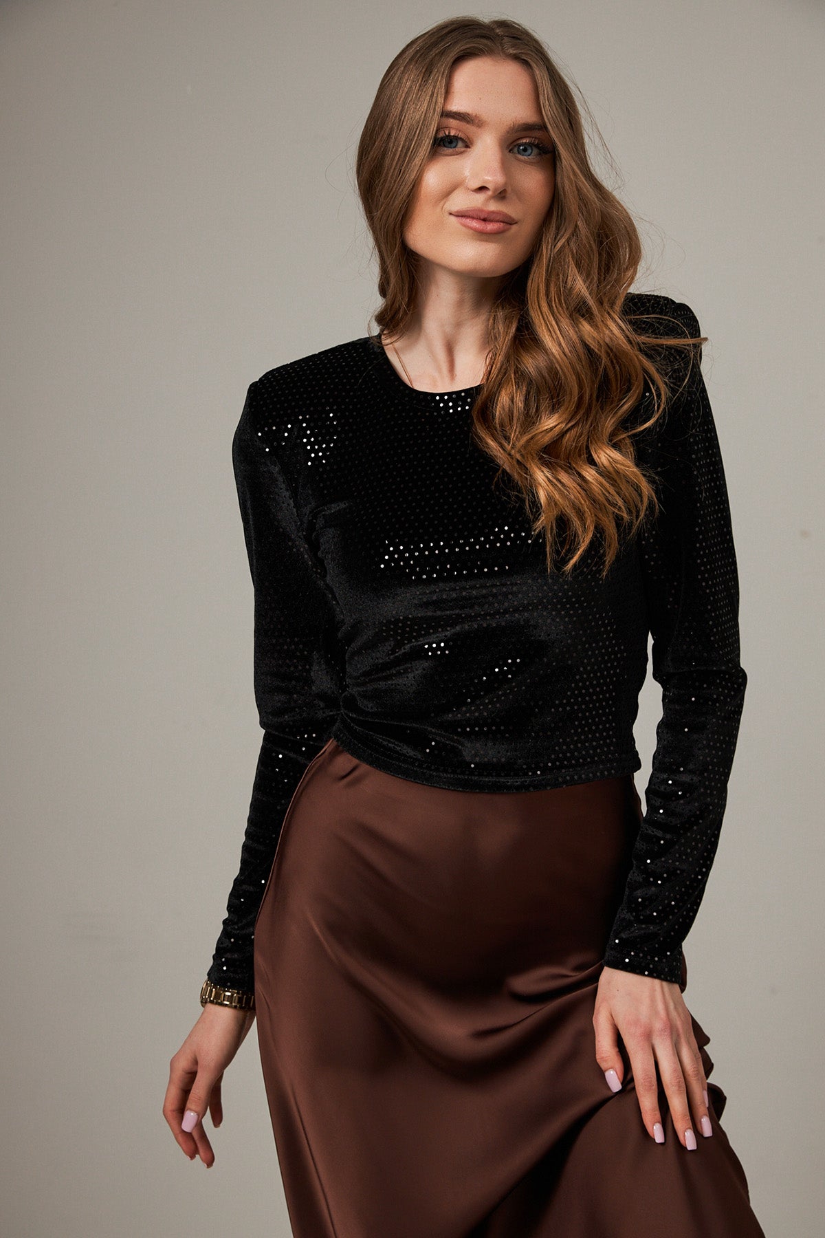 Кроп-топ із велюру з паєтками