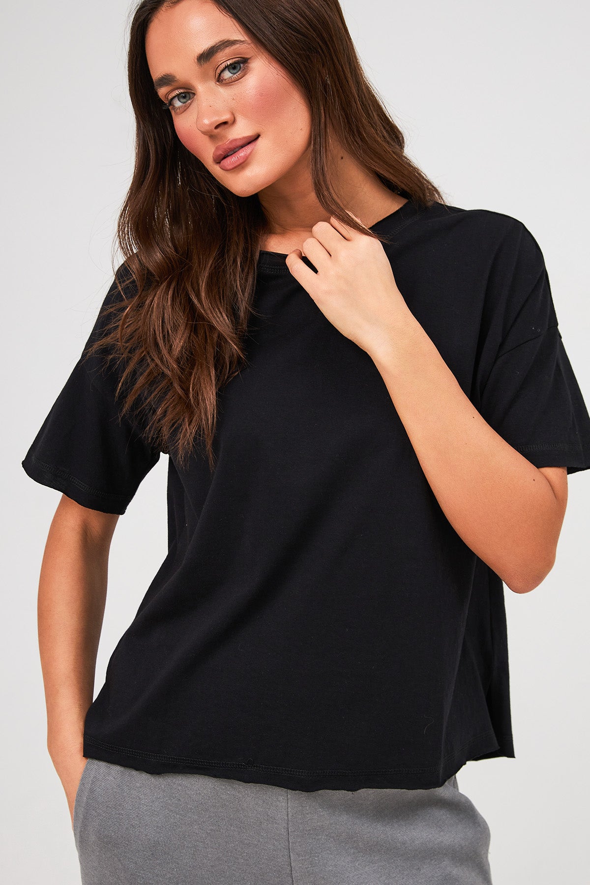 Футболка оверсайз із розрізами